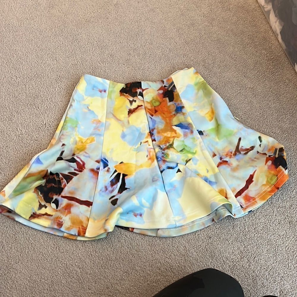 Joa revolve skirt XS. 
